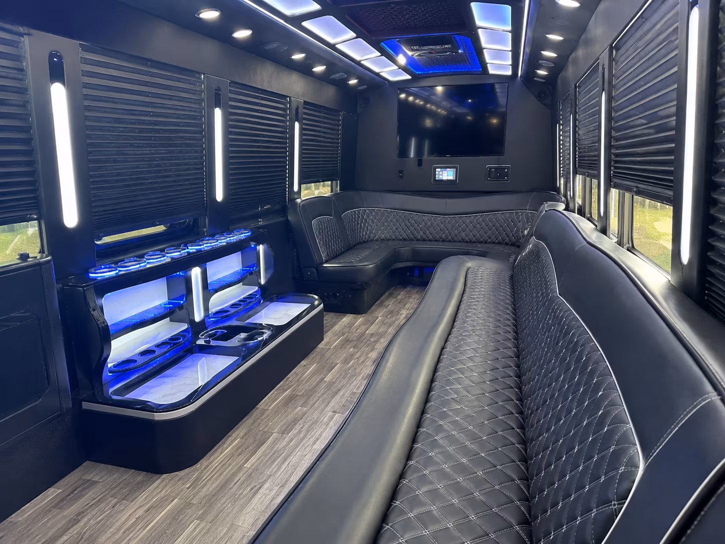 find your lakeville holiday party bus here